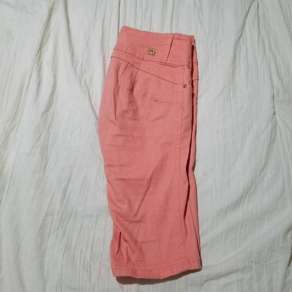 Shorts - Picture 5 of 6
